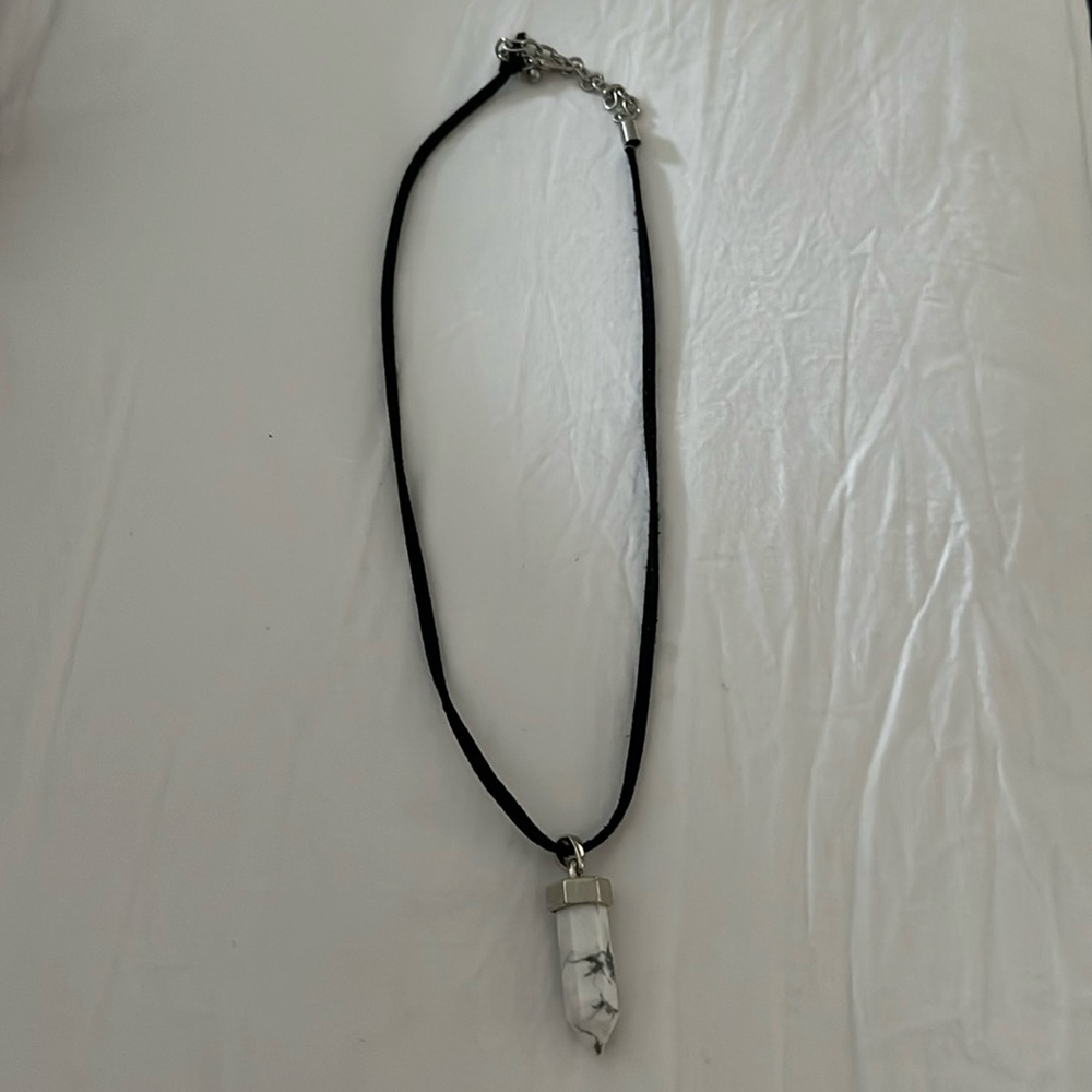 White Howlite necklace for man/woman, point natural stone on a black cord.